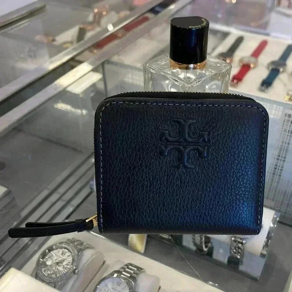 Tory Burch Handbags - Tory Burch 146463 Thea Bifold Leather Wallet in Black ** GIFT PACKING**
